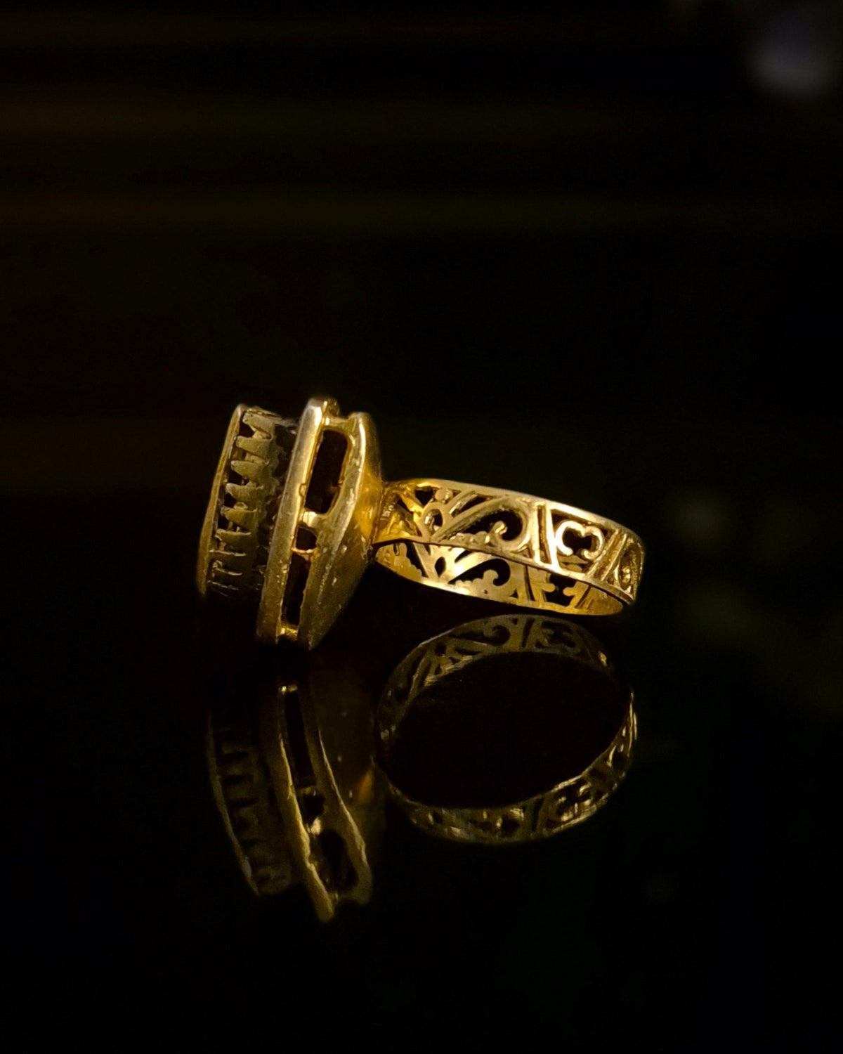 The Aarohi Polki ring