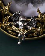 Load image into Gallery viewer, Victorian Wreath Frame
